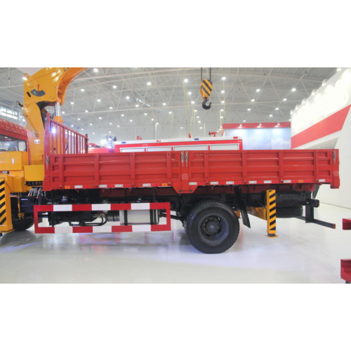 Dongfeng Chassis 8 Ton Mobile Truck Crane